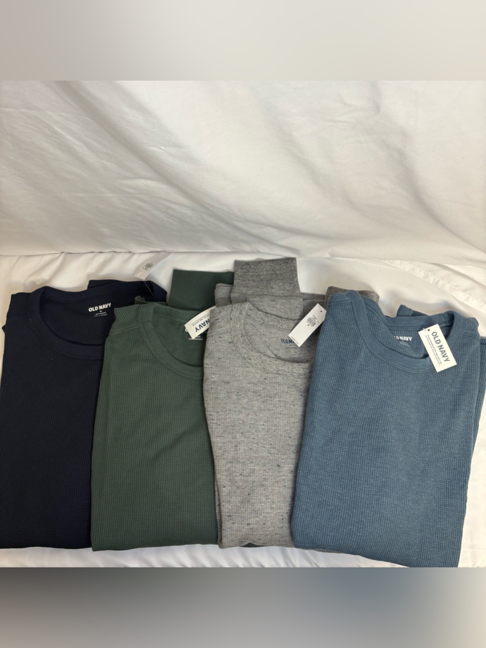 NEW Old Navy Men’s Waffle Knit Long Sleeved T-Shirts, Lot of 4, Size Medium NWT